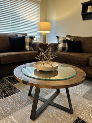 Smart-TV, fotballspill og bordtennis