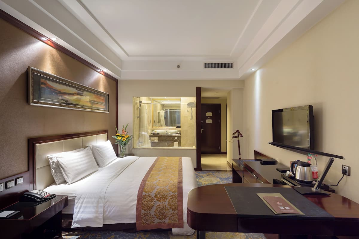 Kamar Deluks, 1 Tempat Tidur Queen | Kamar mandi | Perlengkapan mandi gratis, pengering rambut, jubah mandi, dan sandal