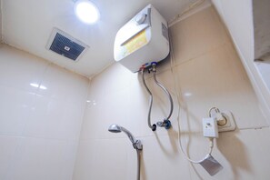 Chambre Simple Standard, 1 lit une place | Salle de bain
