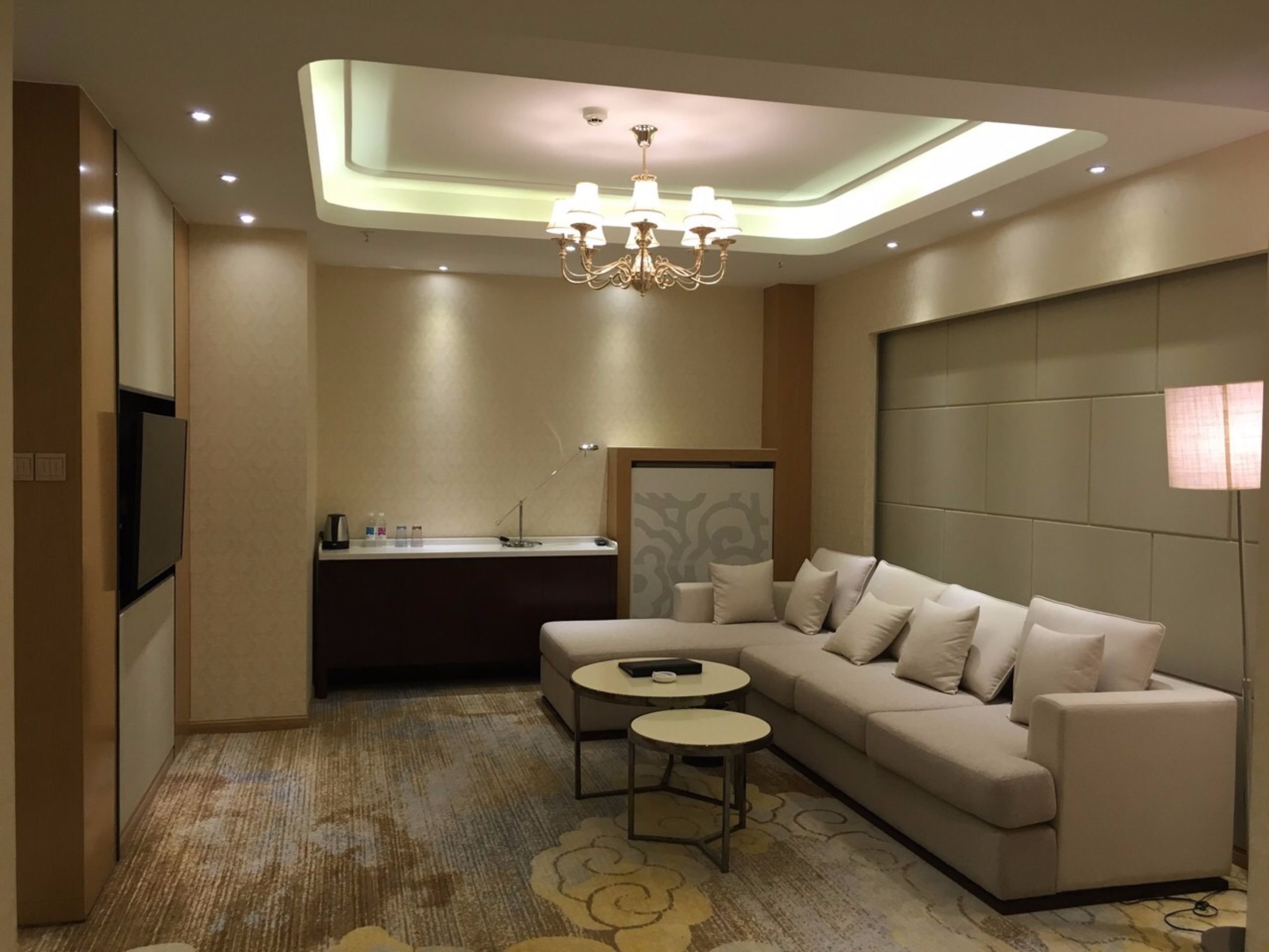 deluxe suite | living room | lcd tv