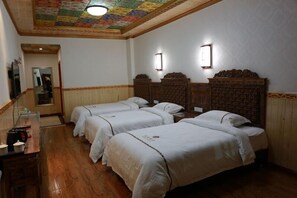 Triple Room | Desk, blackout curtains, free WiFi - Tibetan Family (Gannan Tibetan)