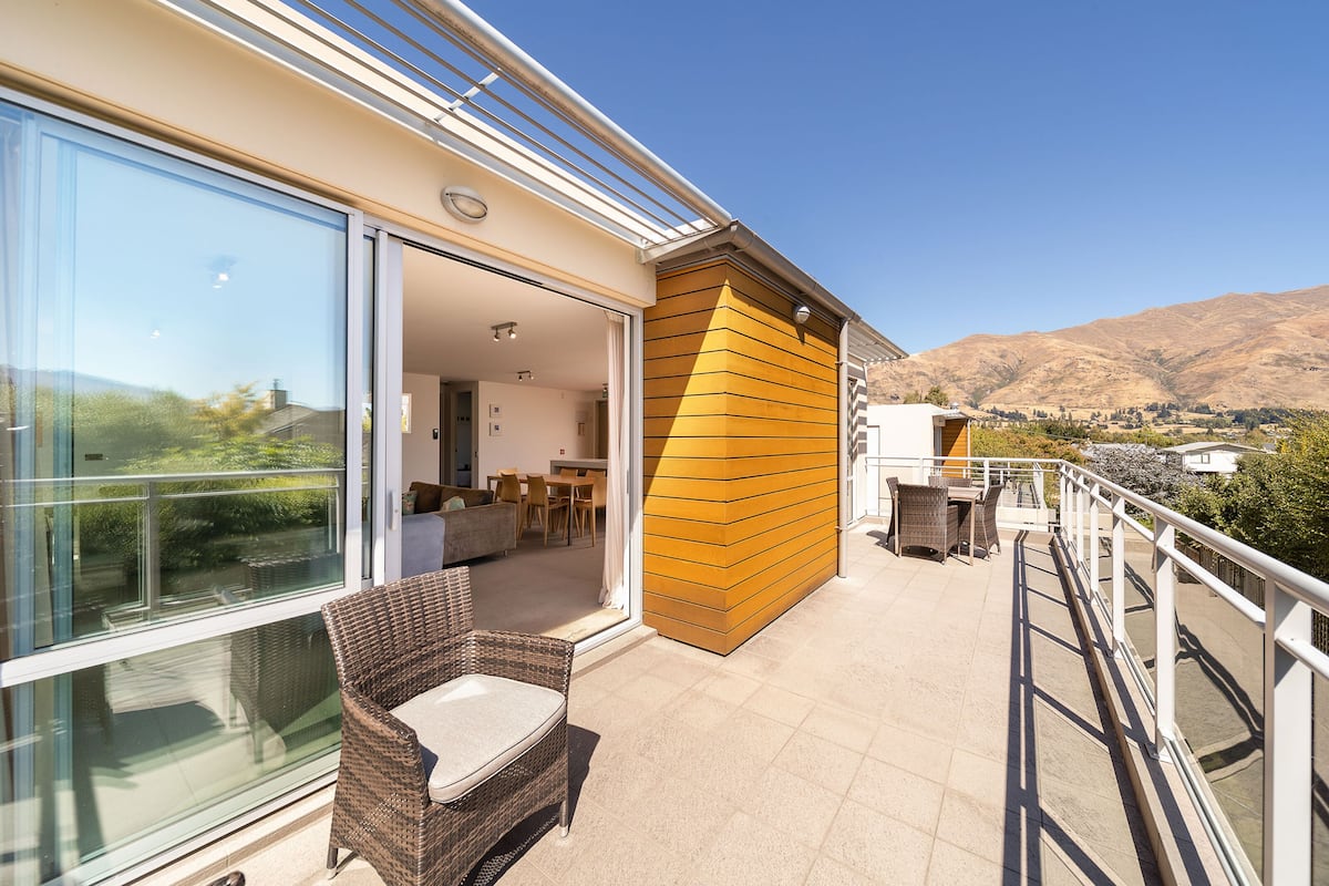 Premium Apartment, 2 Bedrooms | Balcony