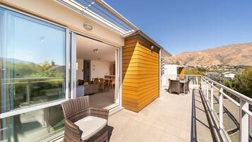 Premium Apartment, 2 Bedrooms | Balcony