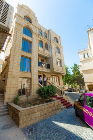 Exterior - Golden Time (Baku)