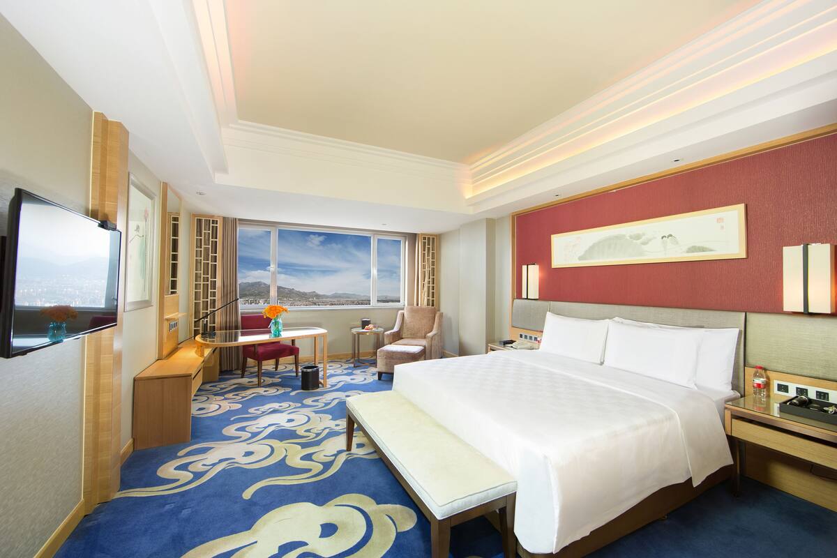 ห้องดีลักซ์ดับเบิล (with Mountain View) | เครื่องนอนระดับพรีเมียม, มินิบาร์, โต๊ะทำงาน, พื้นที่ทำงานแบบใช้แล็ปท็อป