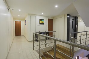 Hallway - Hotel Mint Highstreet (Pune)