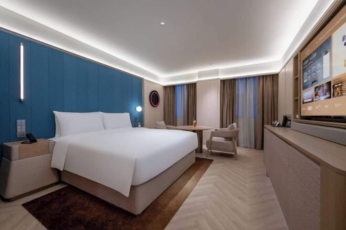 Minibar, escritorio, cortinas blackout y wifi gratis