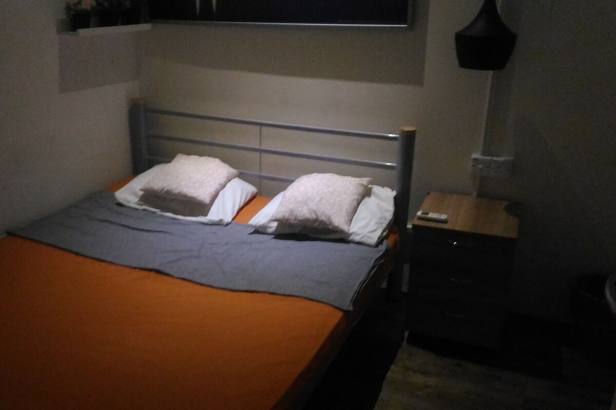 Iron/ironing board, free WiFi