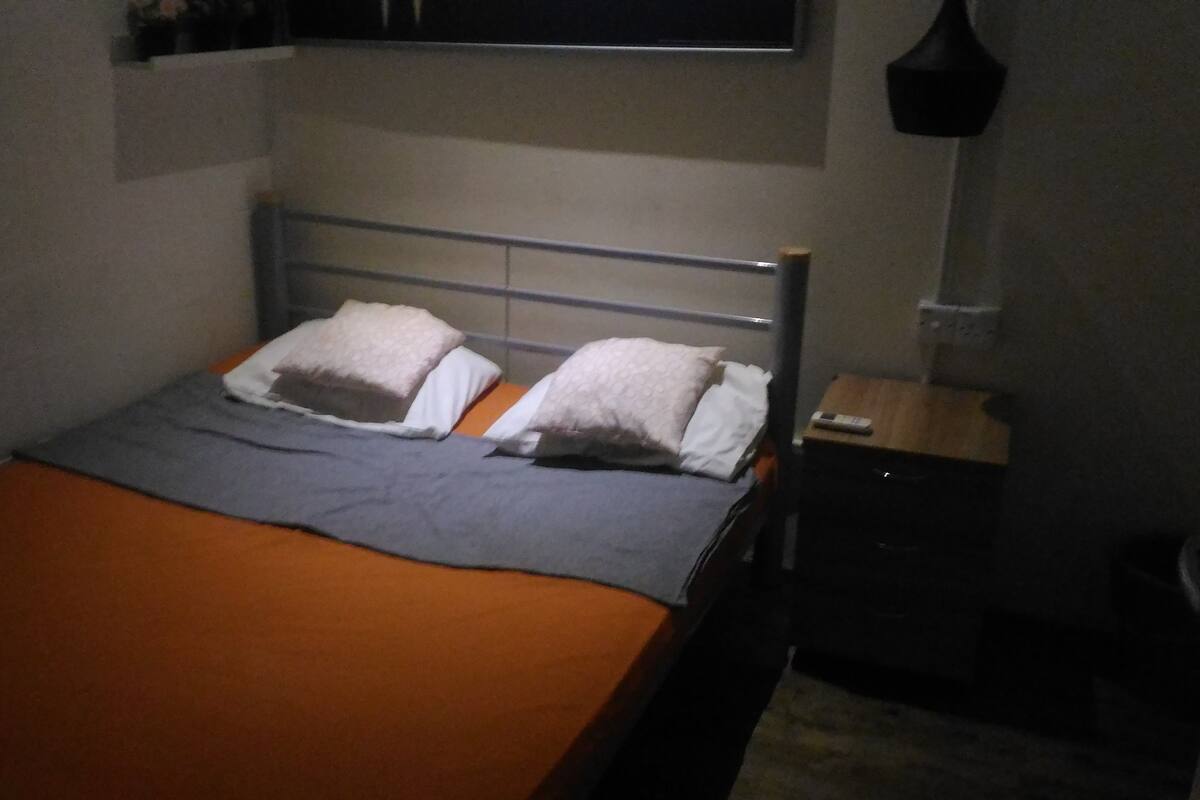 Iron/ironing board, free WiFi