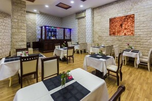 Dining - Vania Hotel (Baku)