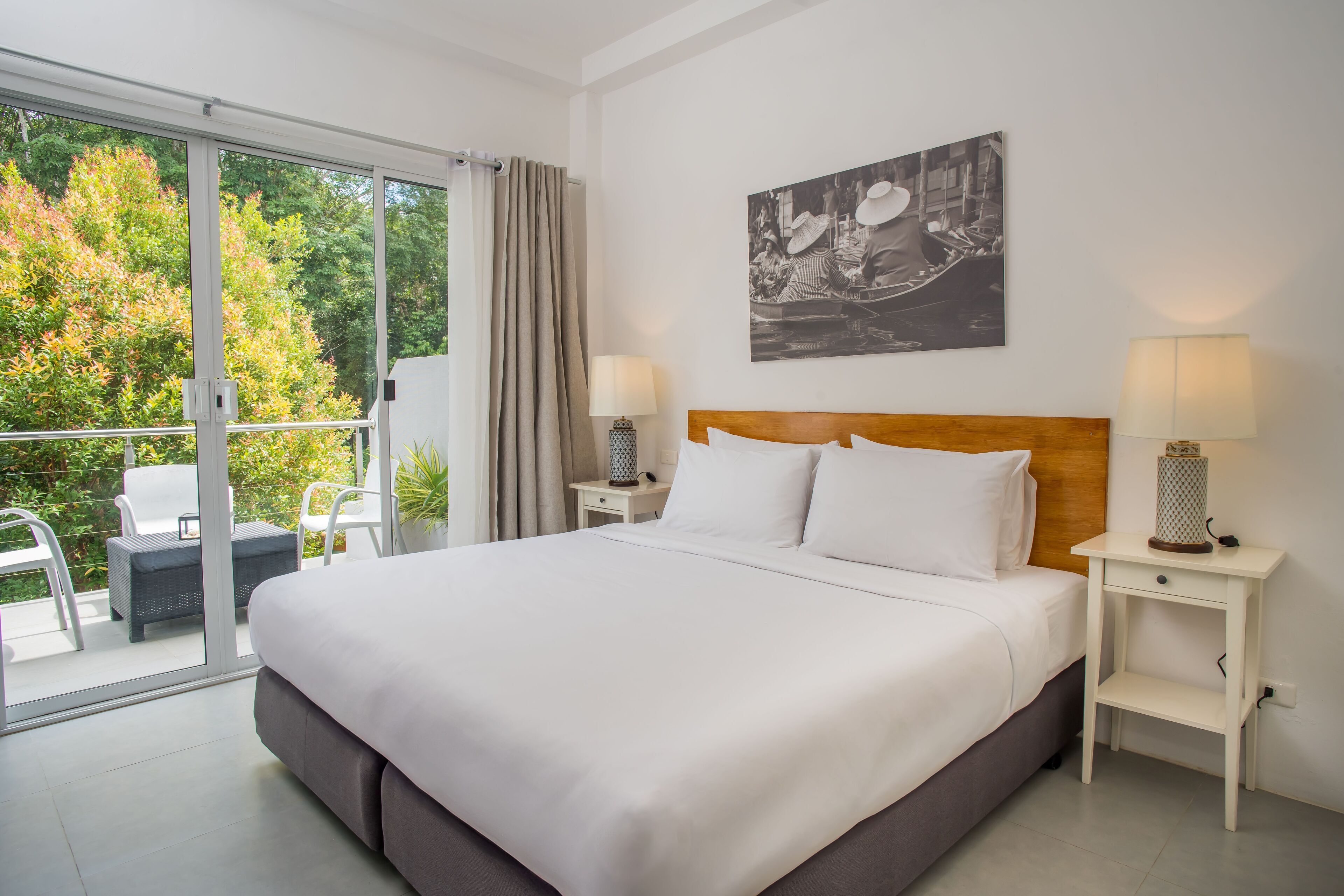 2 ห้องนอน, มินิบาร์, ตู้นิรภัยในห้องพัก, ห้องพักตกแต่งอย่างมีเอกลักษณ์