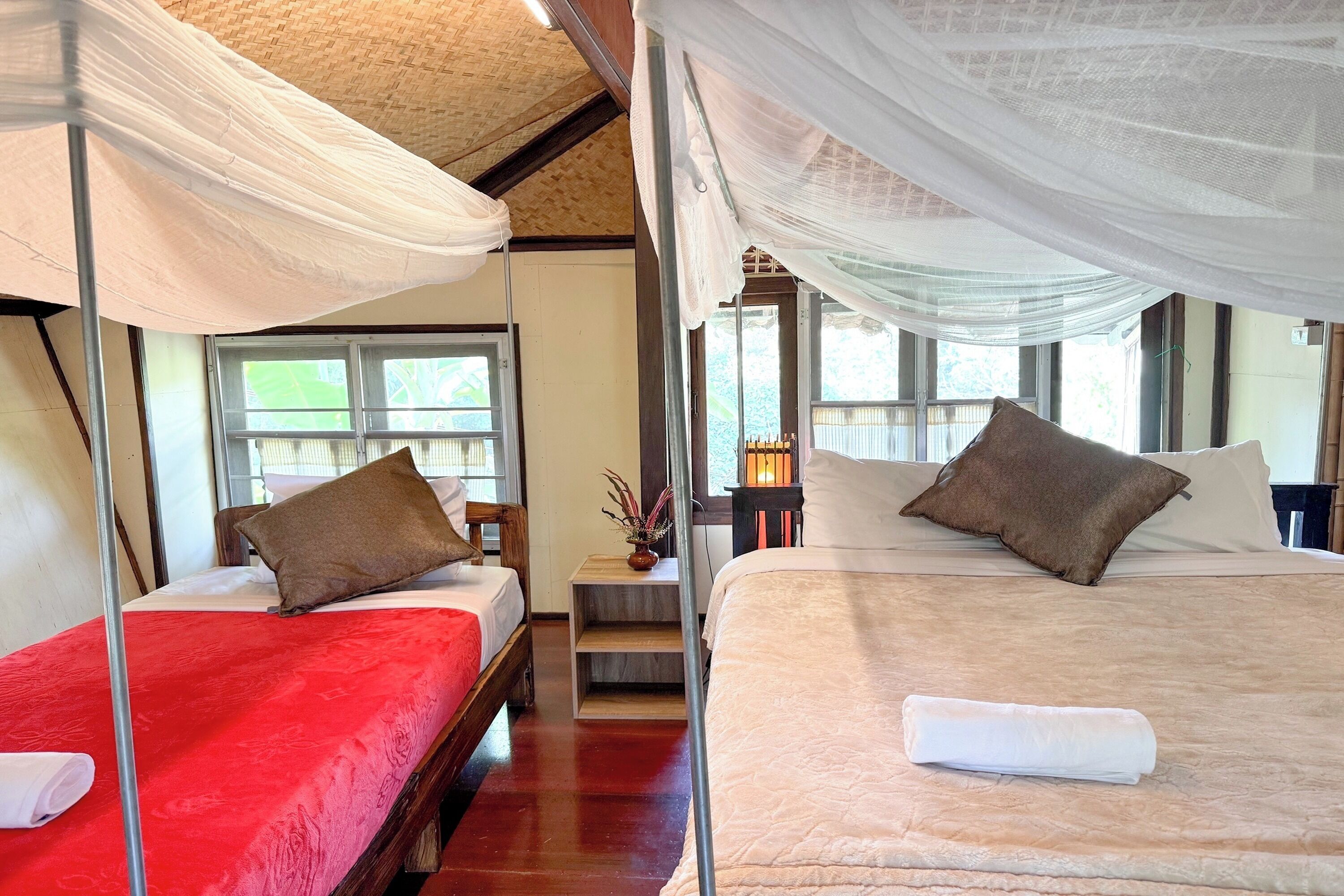 Desk, rollaway beds, free WiFi, bed sheets