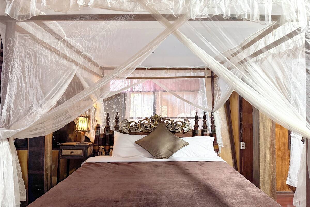 Deluxe Double Room | Desk, rollaway beds (surcharge), WiFi (free), bed sheets