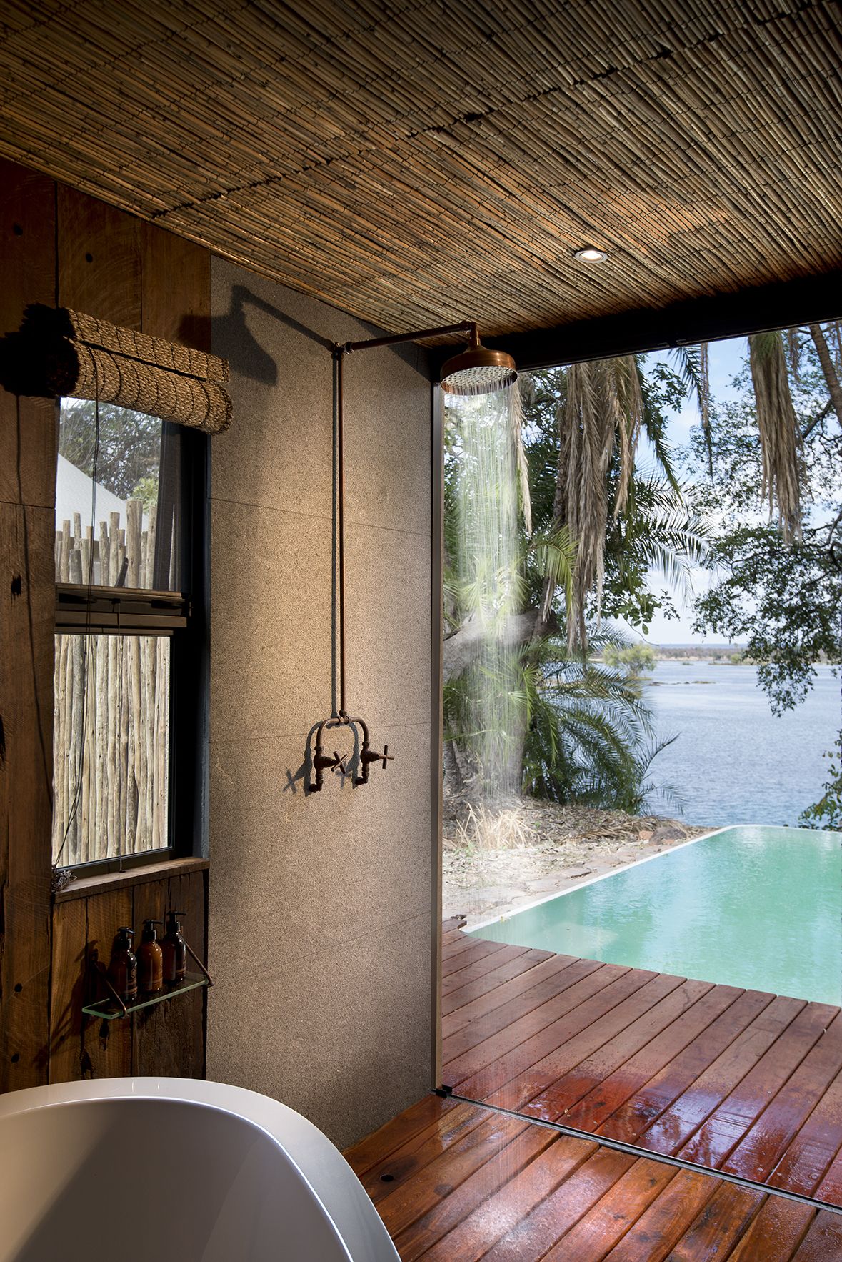 Separate bathtub and shower, free toiletries, bathrobes, towels