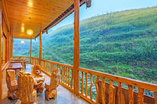 Breakfast, lunch, dinner served; local cuisine - Long An Hotel (Guilin)