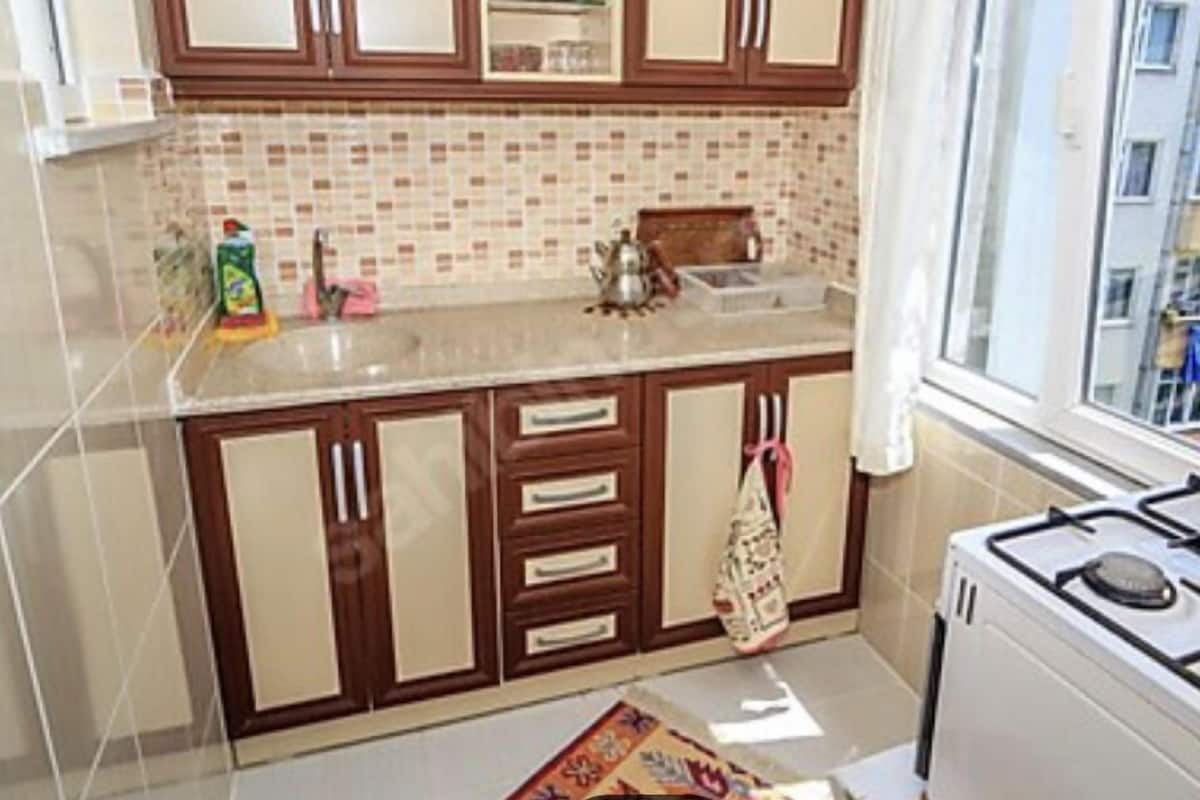 Refrigerador con congelador, horno y parrilla de estufa