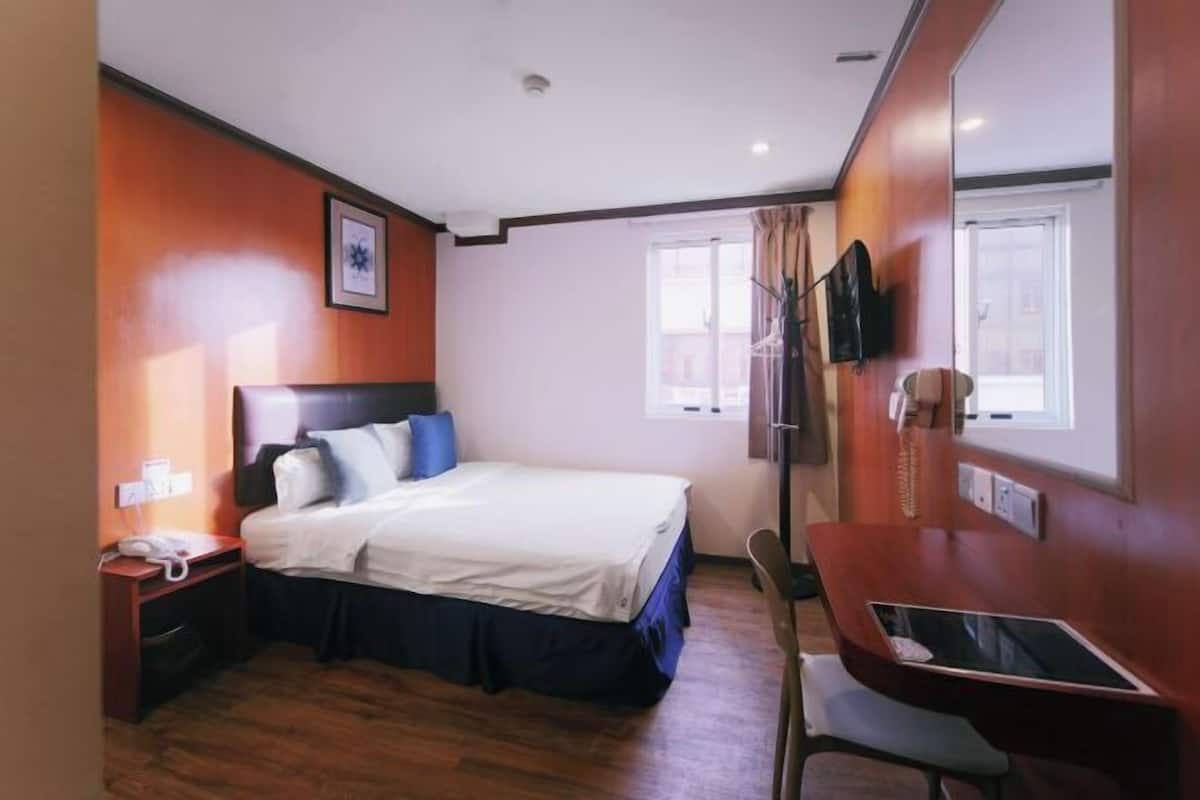 In-room safe, desk, iron/ironing board, free WiFi