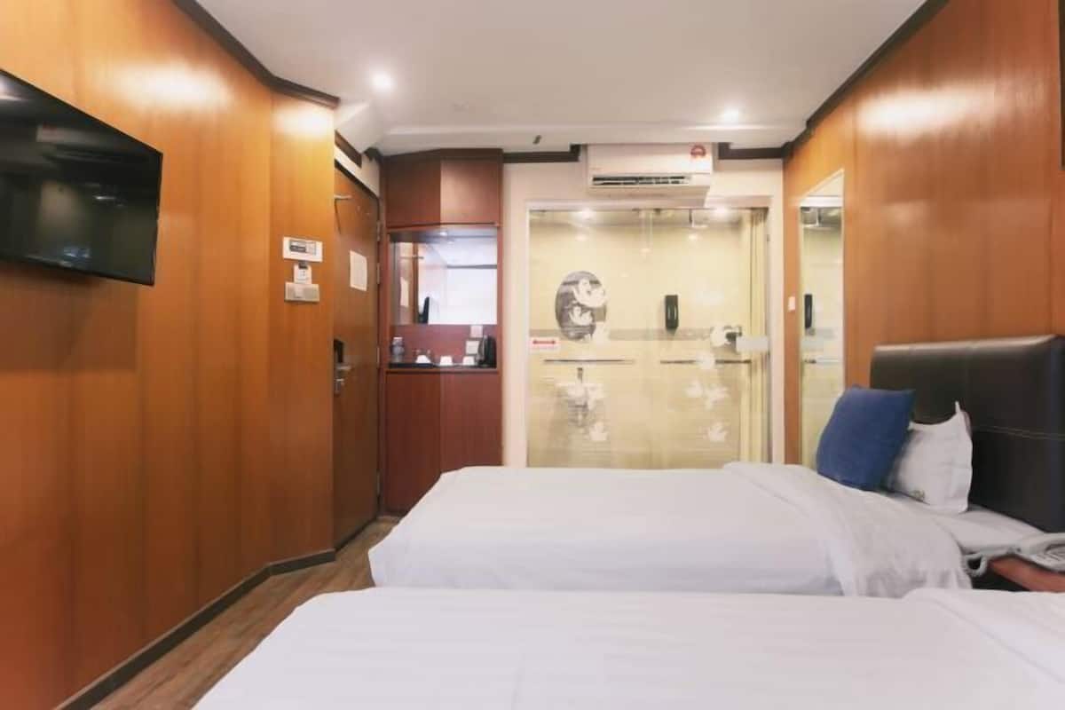 In-room safe, desk, iron/ironing board, free WiFi