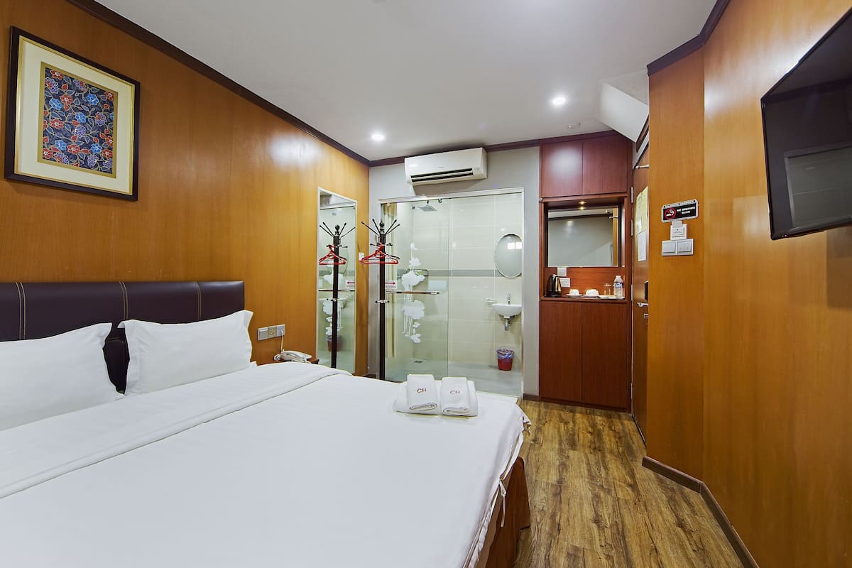 In-room safe, desk, iron/ironing board, free WiFi