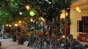 Mặt tiền nơi lưu trú
