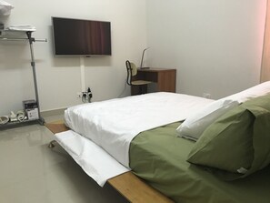 Apartamento familiar, 1 habitación, cocina, planta baja | Cortinas opacas, tabla de planchar con plancha, wifi gratis