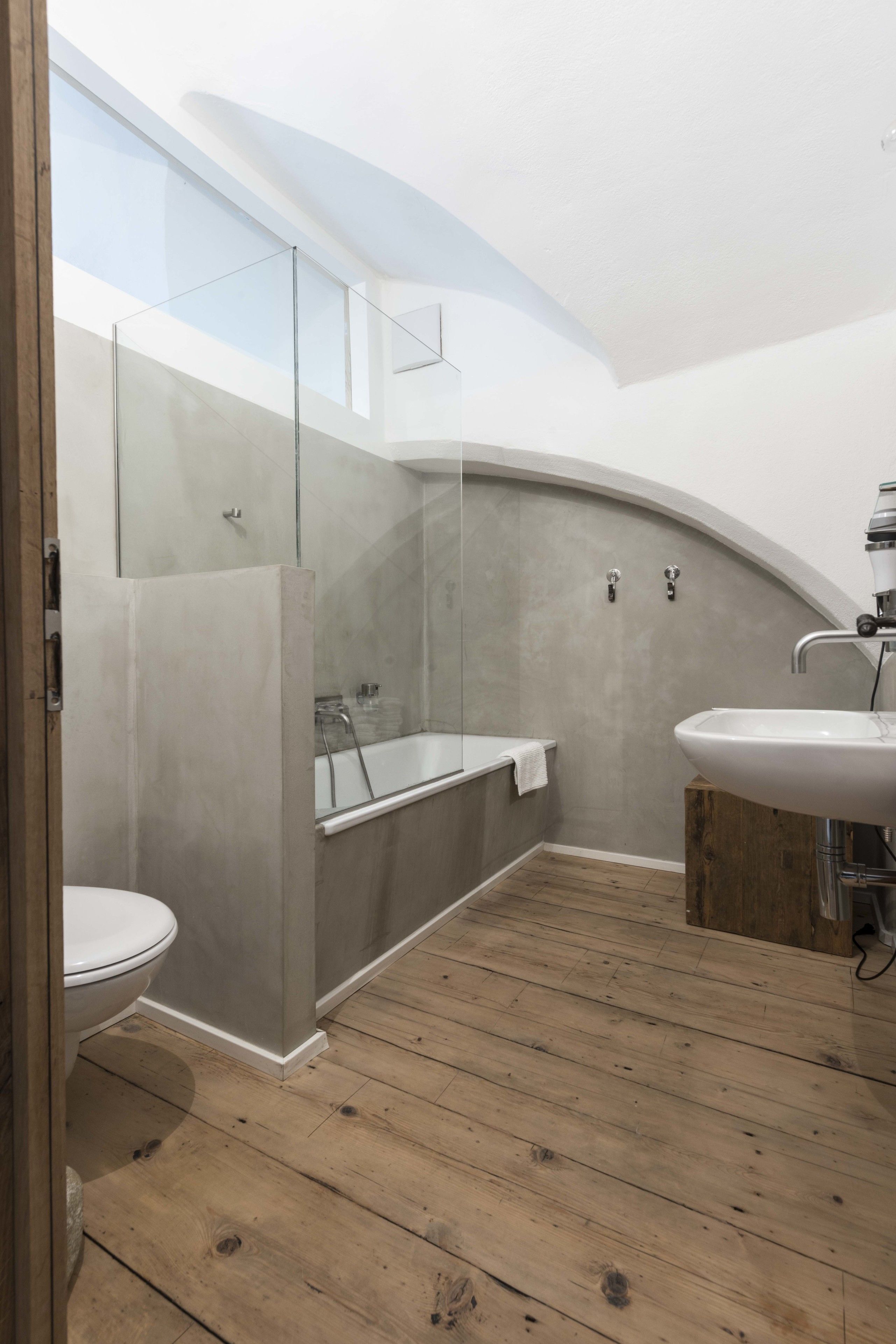 Design-Studio, 2 Schlafzimmer, Terrasse, zum Innenhof hin | Badezimmer | Komfortbadewanne, kostenlose Toilettenartikel, Haartrockner, Handtücher