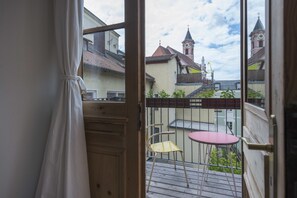 Pemandangan dari bilik