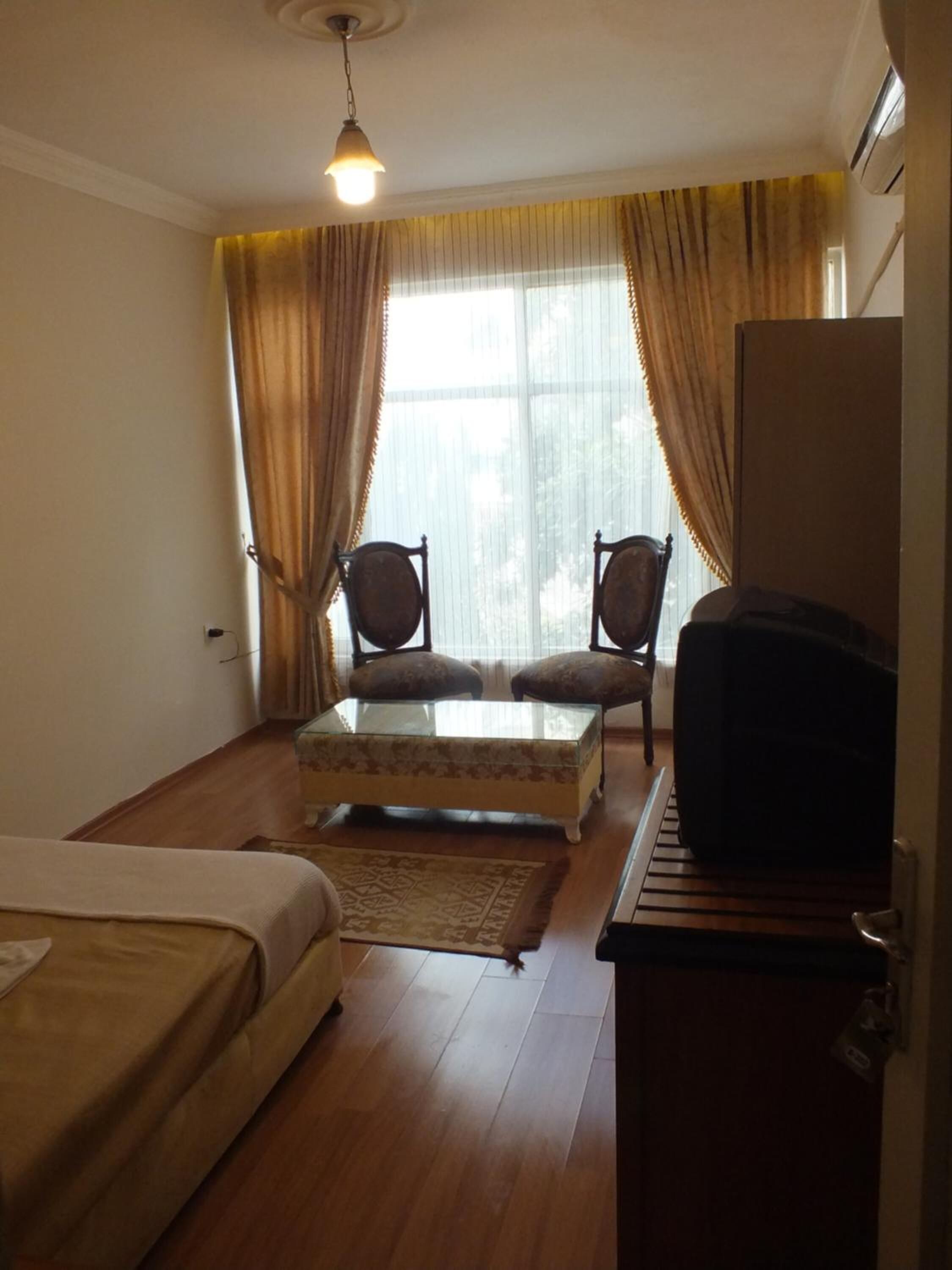Foto - Uyar Palace