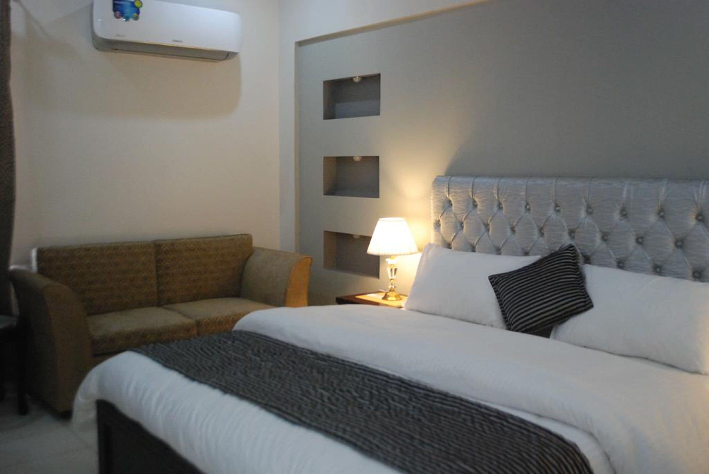 Executive Room | 1 bedroom, soundproofing, free WiFi, wheelchair access