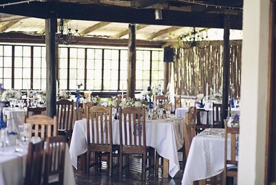 烏姆塔威納河旅館