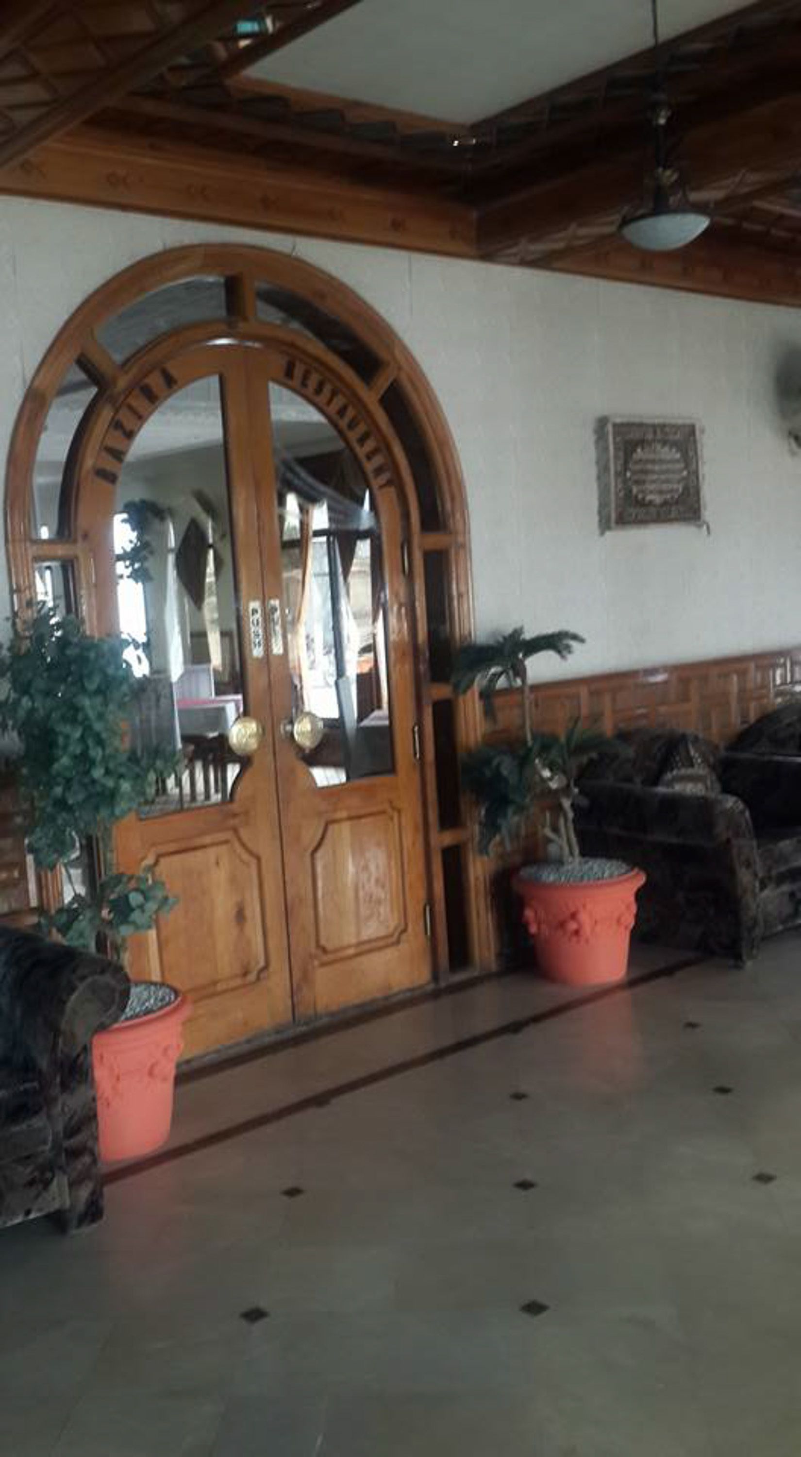 المنشأة من الداخل