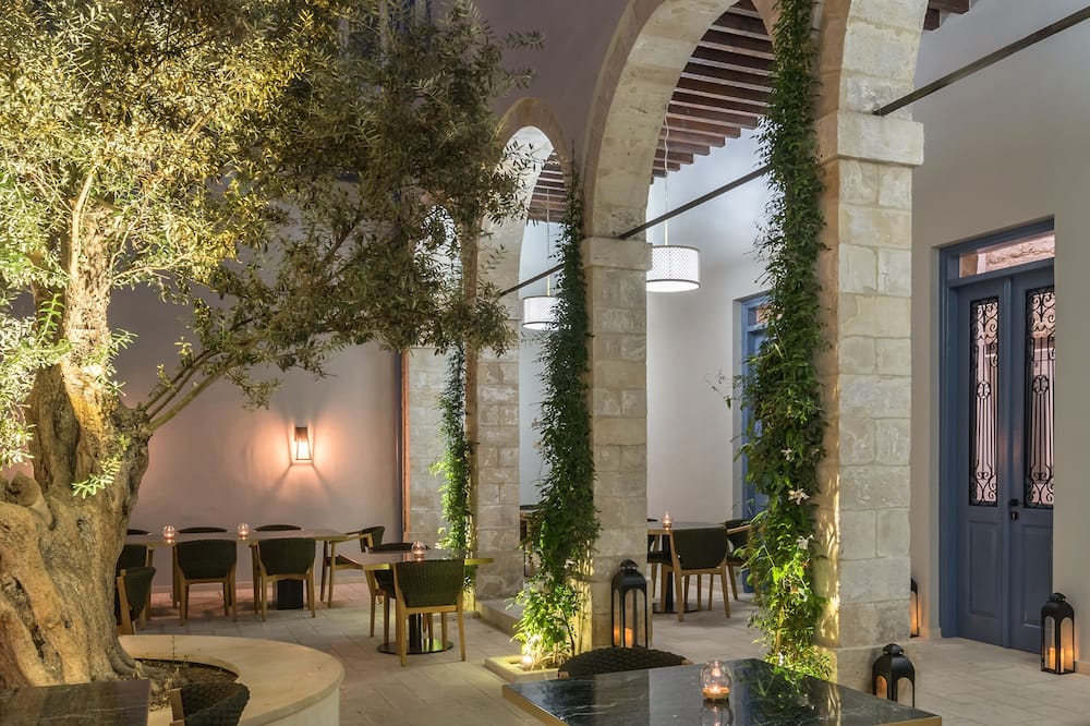 S Paul Hotel