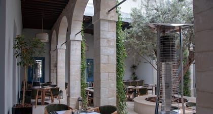 S Paul Hotel