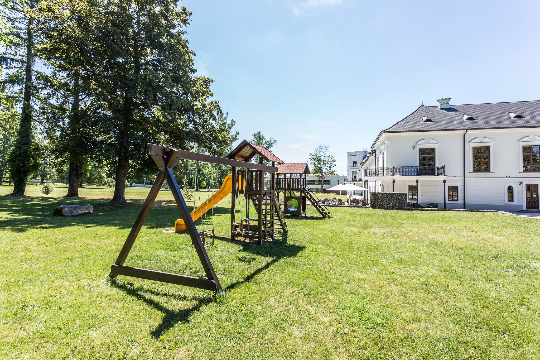 Children’s play area – outdoor