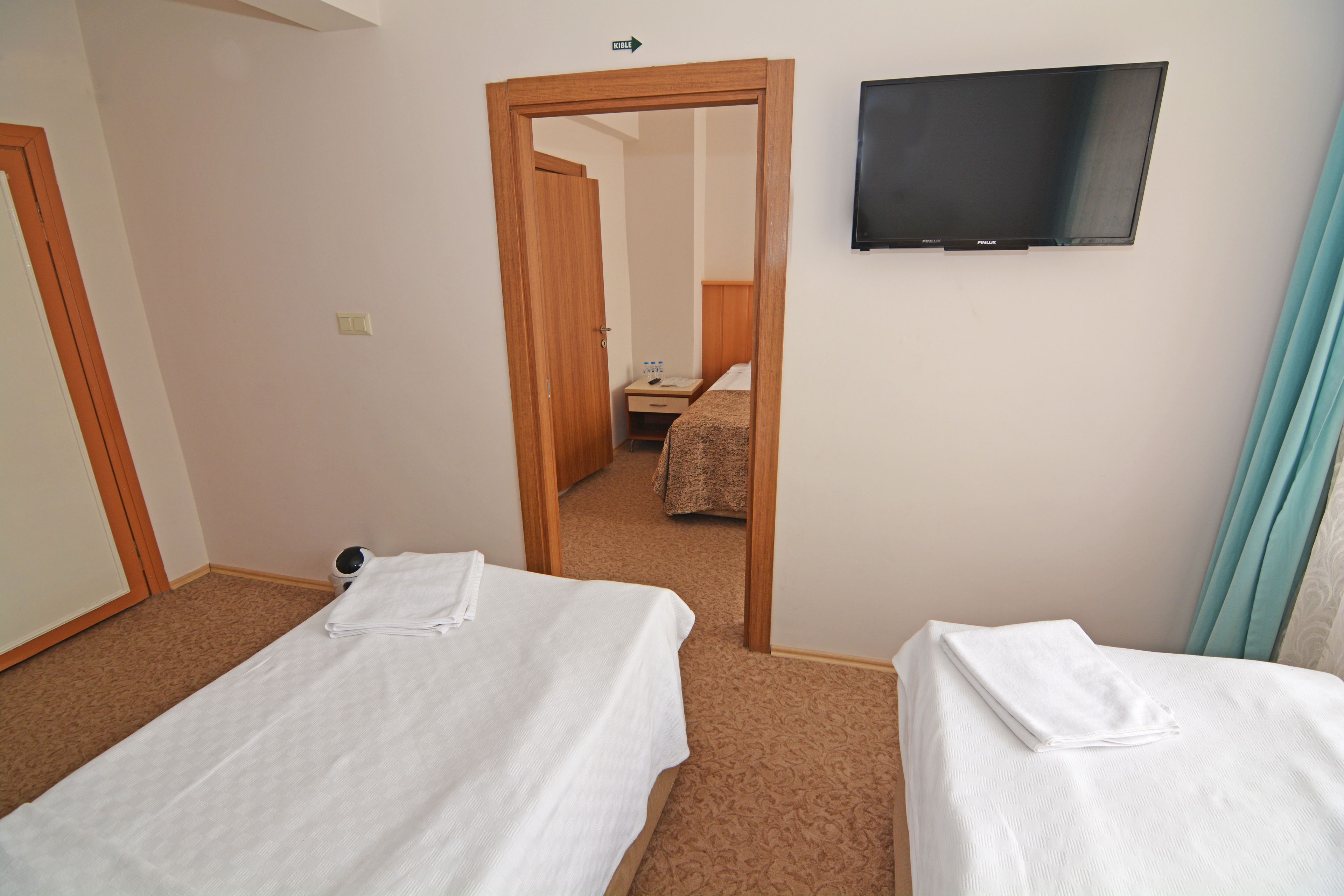 deluxe room | iron/ironing board, free wifi