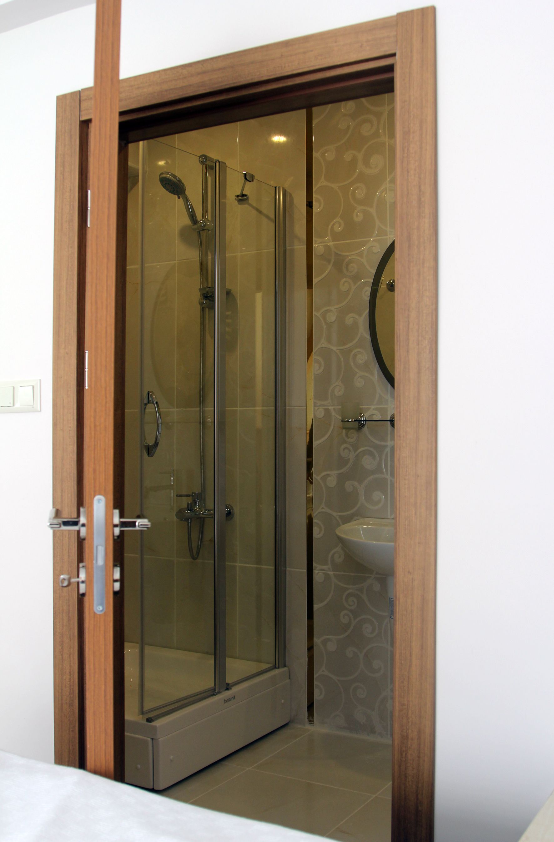 deluxe room | bathroom | shower, free toiletries, hair dryer, slippers