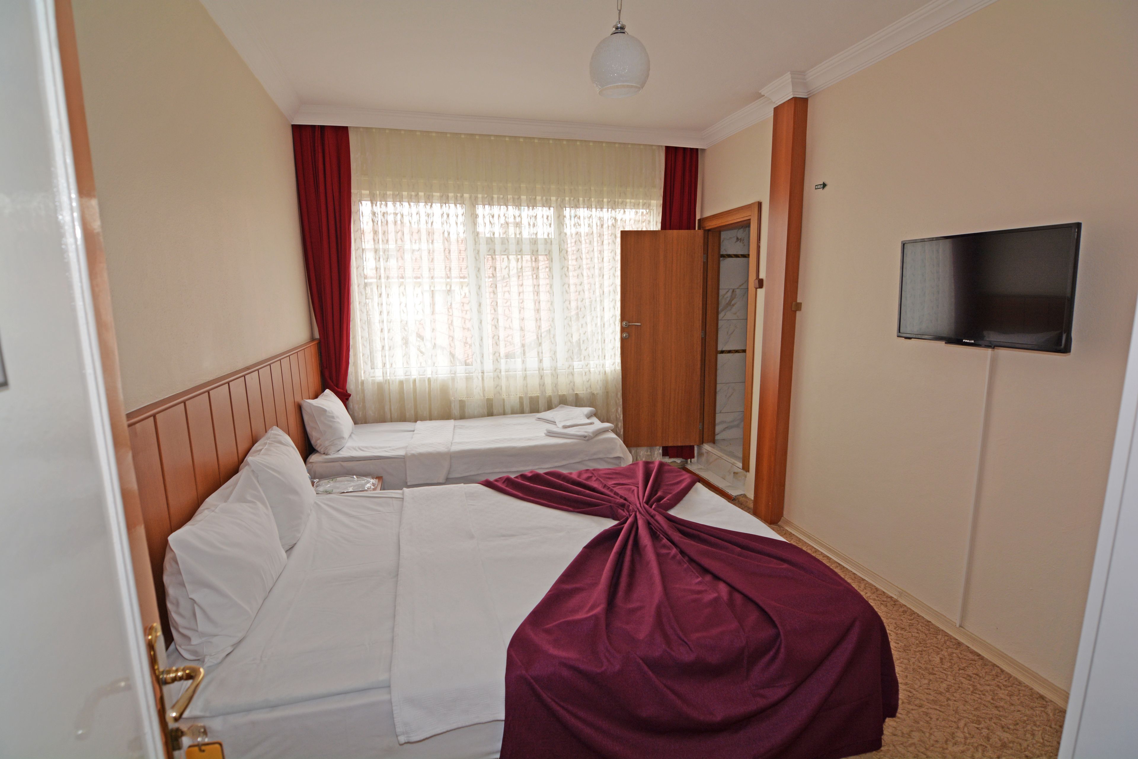 standard triple room | iron/ironing board, free wifi