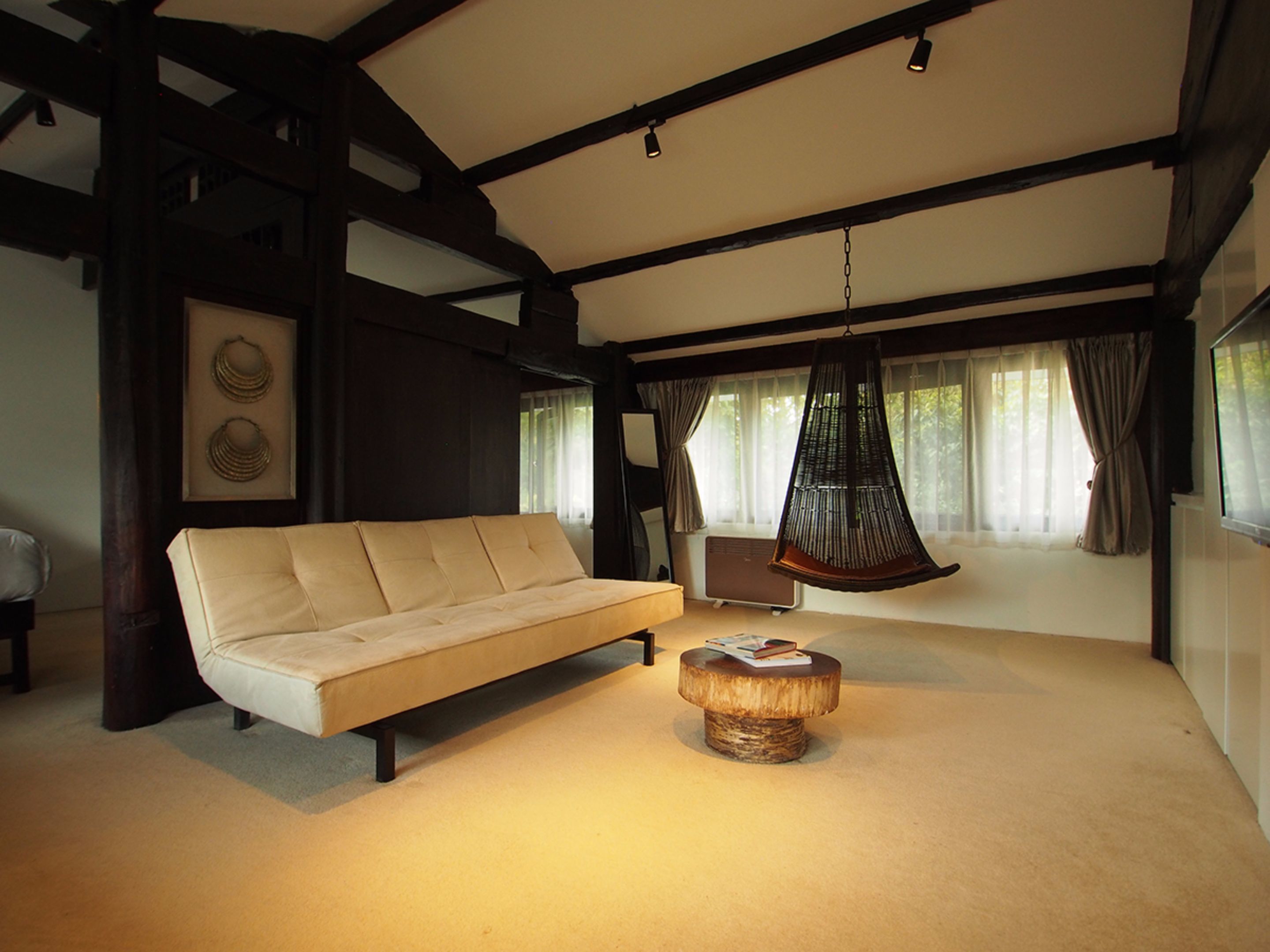 farm yard family suite | living area | tv