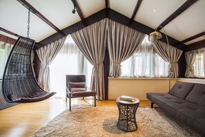 Garden Yard Suite | Living room | TV - The Bivou Lijiang (Lijiang)