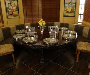 Restaurant - Hotel Roma Kristo (Dwarka)