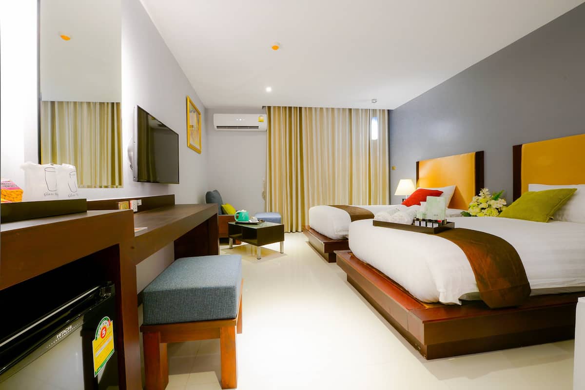 Superior Twin Room | 1 bedroom, in-room safe, iron/ironing board, rollaway beds