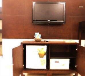 Flat-screen TV - Yas Express Hotel (Ras Al Khaimah)