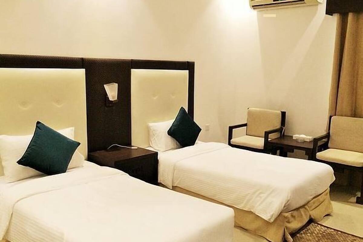 Standard Twin Room, 2 Twin Beds | Minibar, desk, free WiFi