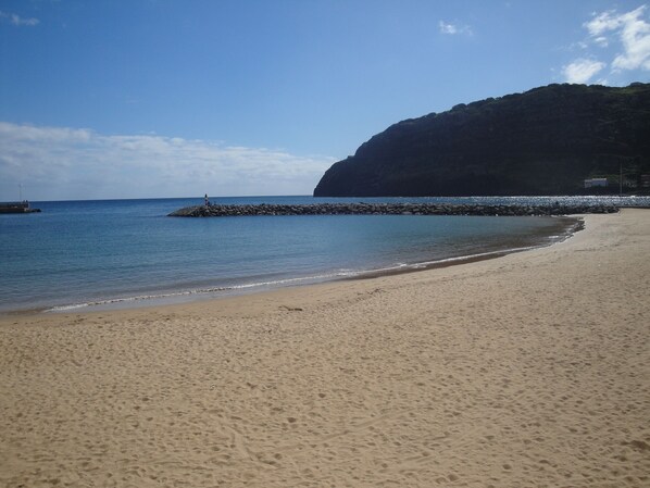 On the beach - Residencial Família (Machico)