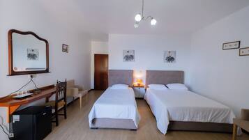 Triple Room | Premium bedding, desk, soundproofing, free cots/infant beds