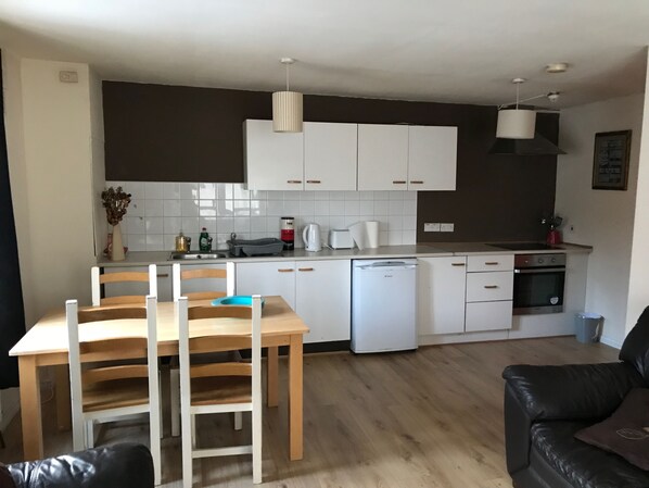 Standard Apartment, 2 Bedrooms (Flat 2) | Private kitchen