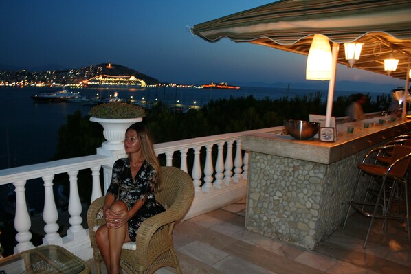 Bar (in der Unterkunft)