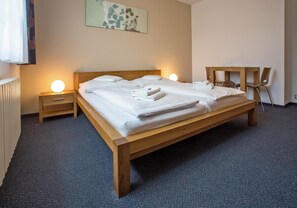 Blackout curtains, soundproofing, iron/ironing board, free WiFi - Hotel Lions Plzen (Plzen)