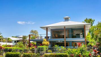 Bagian depan properti