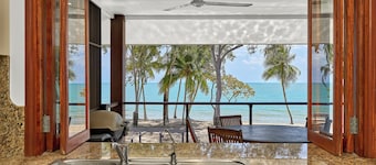 Reeflections Beachfront Holiday House